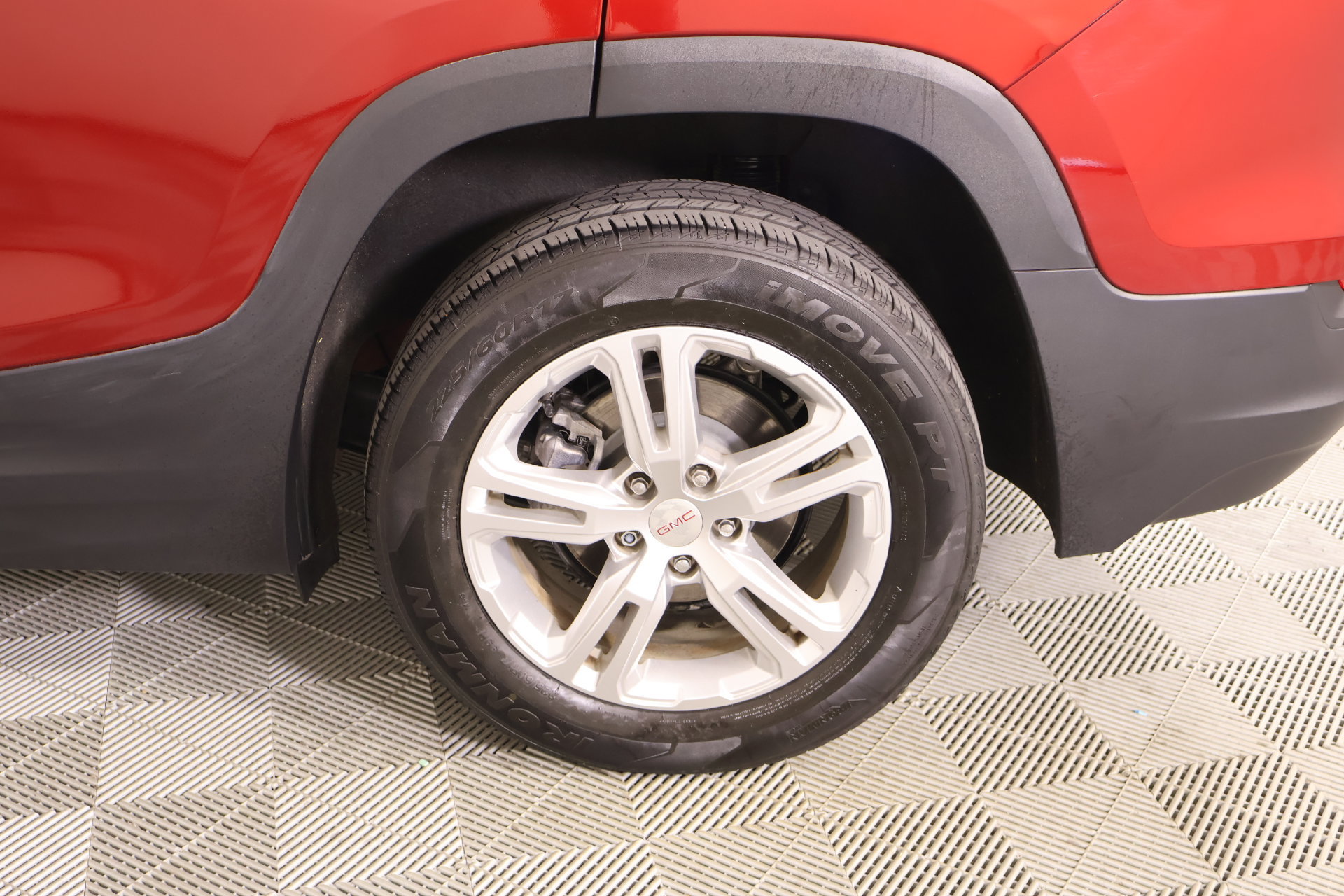 Used 2023 GMC Terrain SLE w/ Driver Convenience Package FWD image 18