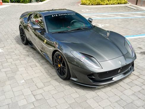 Used 2020 Ferrari 812 Superfast RWD image 43