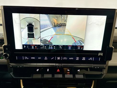 Used 2024 GMC Hummer EV 2X image 14