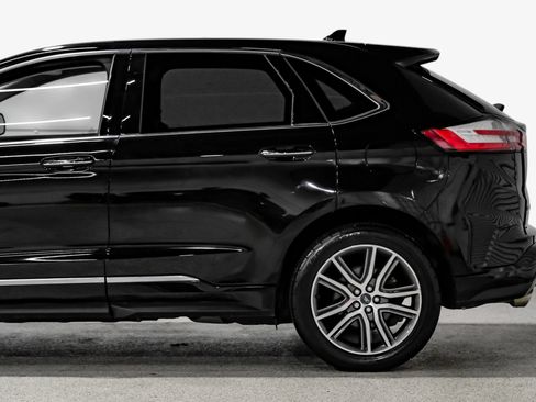 Used 2019 Ford Edge Titanium w/ Equipment Group 301A FWD image 11