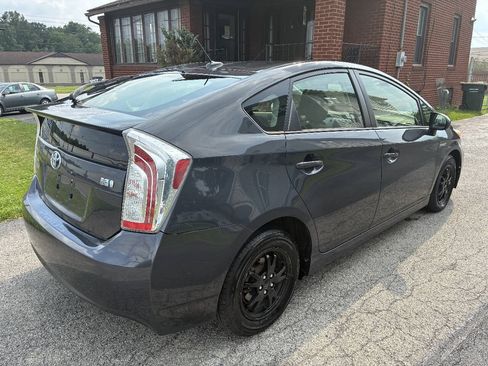 Used 2015 Toyota Prius Three FWD image 4