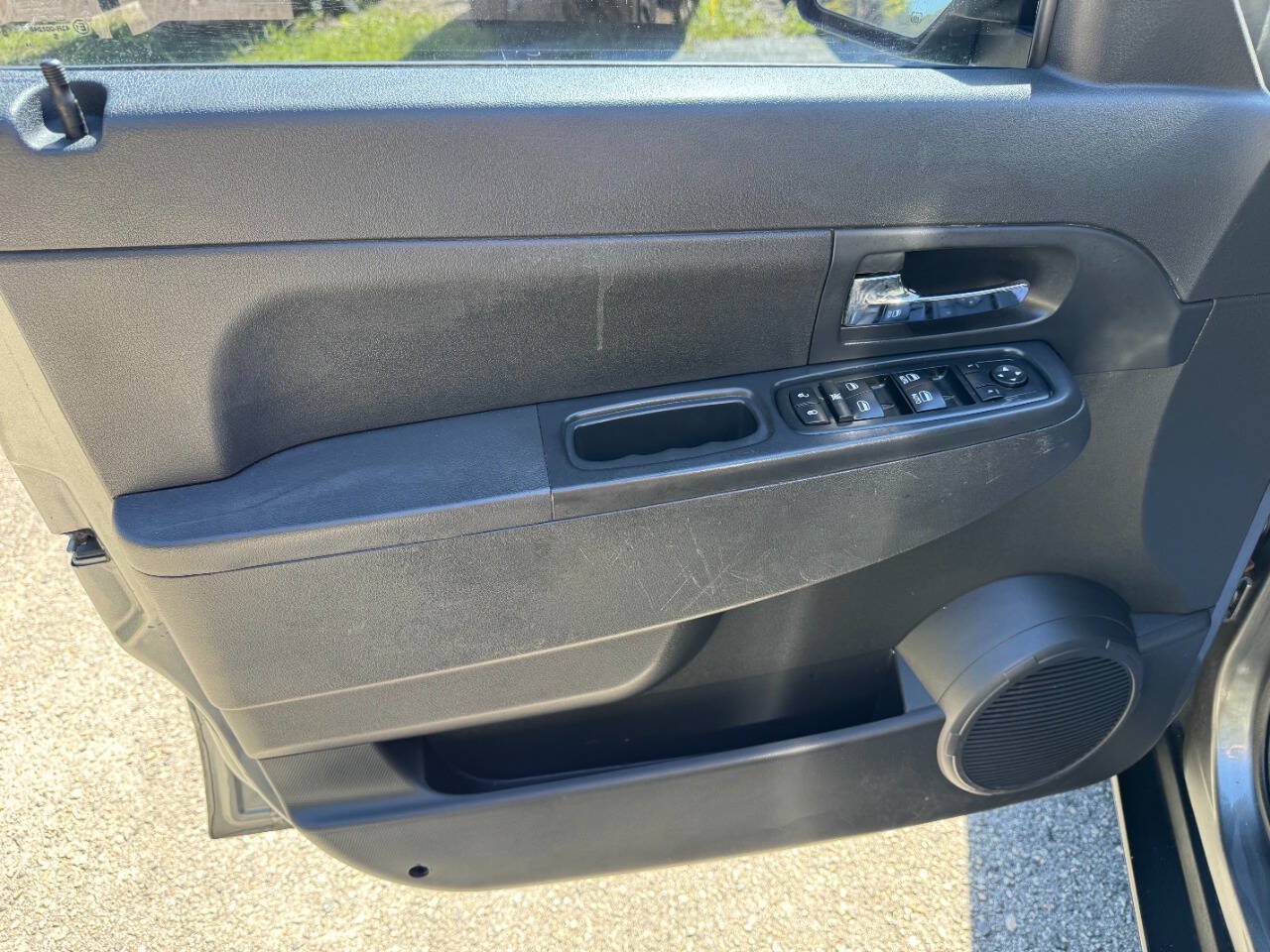 Used 2012 Jeep Liberty Sport AWD/4WD image 39