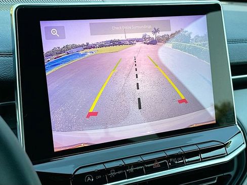 Used 2024 Jeep Compass Limited image 13