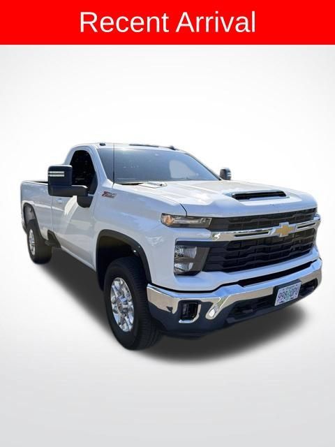 Used 2025 Chevrolet Silverado 3500 LT AWD/4WD image 2