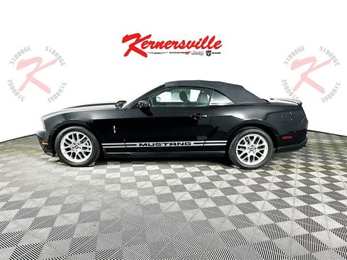 Used 2012 Ford Mustang Convertible image 4