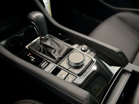 Certified 2025 MAZDA MAZDA3 2.5 Turbo Sedan w/Premium Plus image 25