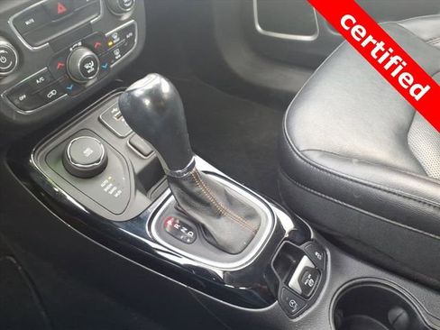 Certified 2018 Jeep Compass Limited image 17