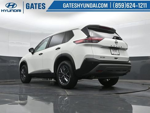 Used 2023 Nissan Rogue S FWD image 41