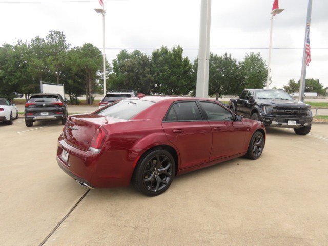 Used 2022 Chrysler 300 Touring L RWD image 9