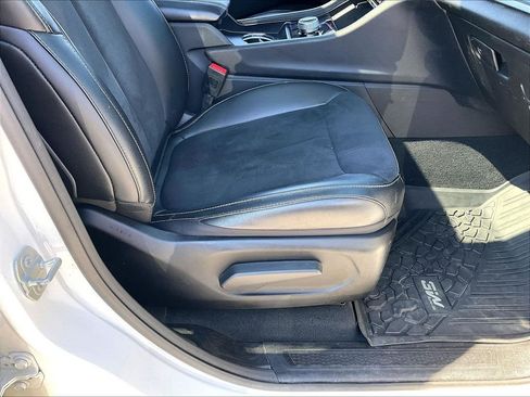 Used 2025 Jeep Grand Cherokee Altitude AWD/4WD image 36