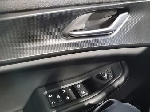 Used 2023 Jeep Grand Cherokee Altitude AWD/4WD image 17