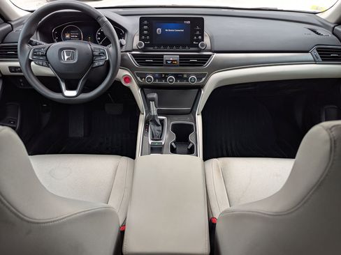 Certified 2018 Honda Accord LX image 17