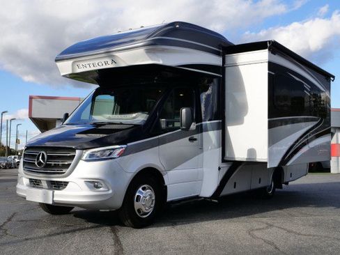 Used 2022 Mercedes-Benz Sprinter 3500 w/ Charging Package, Dashboard image 46