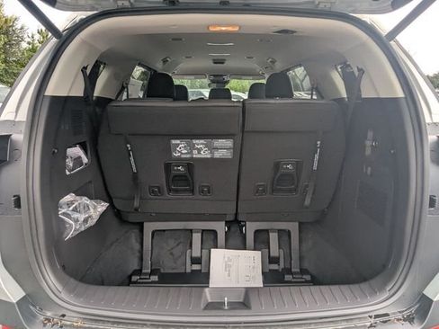 New 2027 Kia Carnival EX FWD image 12