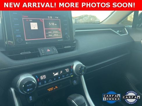 Used 2021 Toyota RAV4 XLE Premium image 7