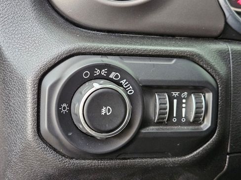 Used 2020 Jeep Wrangler Unlimited Sport AWD/4WD image 25