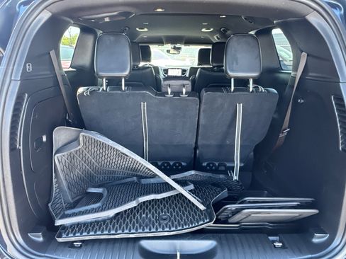 Used 2024 Chrysler Pacifica Limited FWD image 18