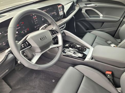 New 2025 Audi Q5 Premium Plus image 10