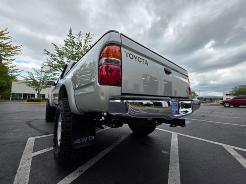 Used 2002 Toyota Tacoma 4x4 Xtracab w/ SR5 Pkg w/ Chrome Pkg image 11