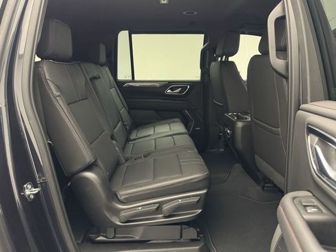 Used 2022 Chevrolet Suburban RST w/ Sport Performance Package image 17