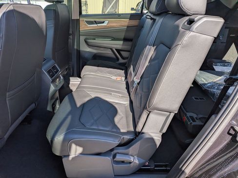 New 2026 Volkswagen Atlas SE image 28