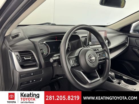 Used 2024 Nissan Rogue SV image 12