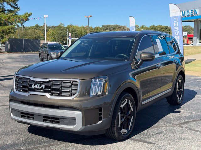 Used 2023 Kia Telluride S FWD image 7