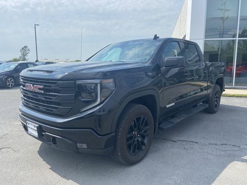 Used 2025 GMC Sierra 1500 Elevation w/ LPO, Elevation Black Package AWD/4WD image 3