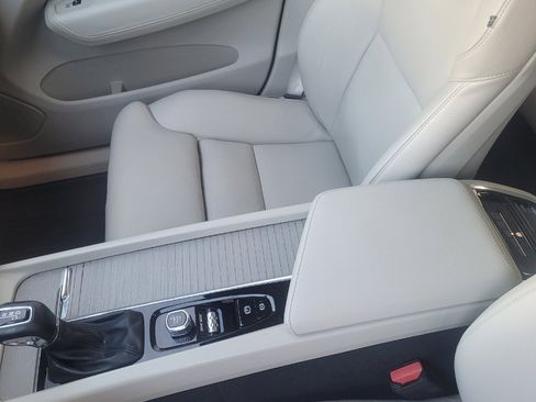 Used 2018 Volvo XC60 T5 Inscription image 15