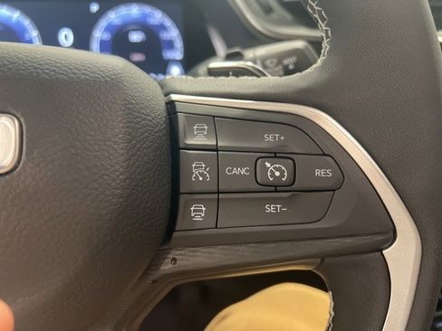 New 2025 Jeep Grand Cherokee L Laredo w/ Luxury Tech Group I image 12