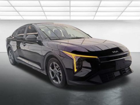 Used 2025 Kia K4 FWD image 1