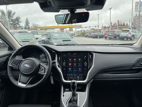 Used 2025 Subaru Outback Premium image 6