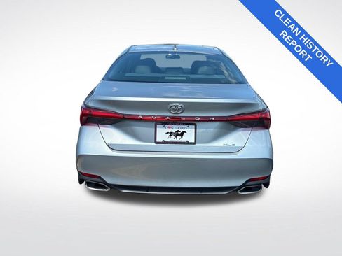 Used 2021 Toyota Avalon XLE w/ Moonroof Package FWD image 4