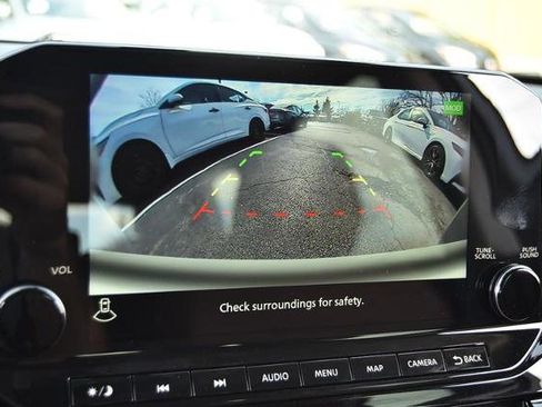 New 2025 Nissan Pathfinder Platinum image 16