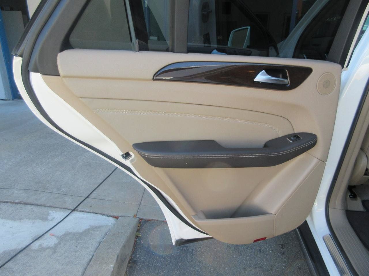 Used 2015 Mercedes-Benz ML 350 4MATIC image 33