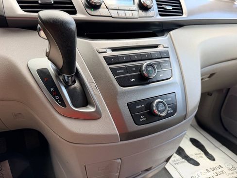 Used 2015 Honda Odyssey LX image 40