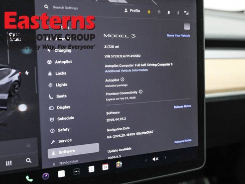 Used 2023 Tesla Model 3 Standard Range image 18