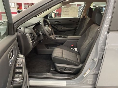 New 2026 Nissan Rogue SV image 7