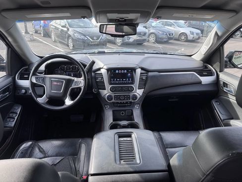 Used 2017 GMC Yukon SLT image 12