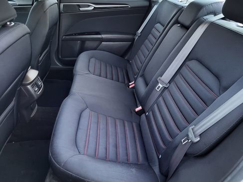 Used 2016 Ford Fusion SE image 18