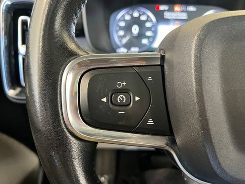 Used 2019 Volvo XC40 T5 Momentum AWD/4WD image 47