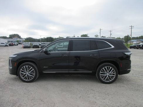 New 2026 Buick Enclave Avenir image 9