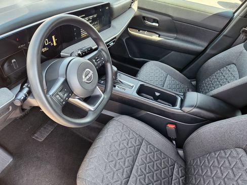 Used 2025 Nissan Kicks SV AWD/4WD image 10