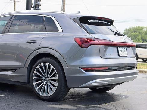 Used 2019 Audi e-tron Prestige w/ Prestige Package image 12
