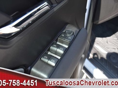 Used 2025 Chevrolet Colorado Z71 w/ Technology Package AWD/4WD image 19