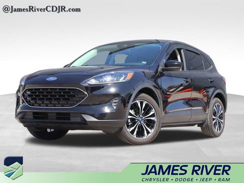 Used 2022 Ford Escape SE w/ SE Sport Appearance Package image 1