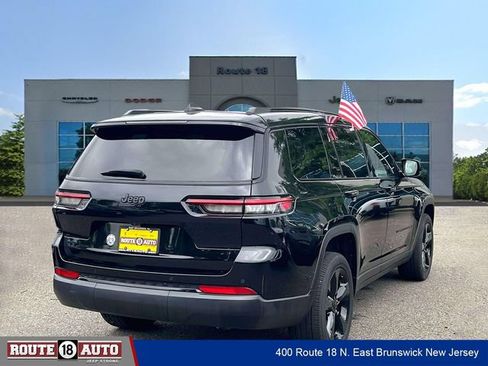 Used 2024 Jeep Grand Cherokee L Laredo AWD/4WD image 4