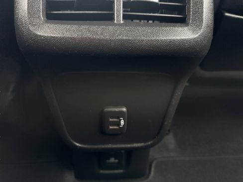 Used 2022 GMC Terrain SLE w/ Driver Convenience Package image 13