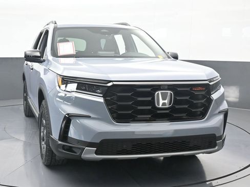 Used 2023 Honda Pilot TrailSport image 9