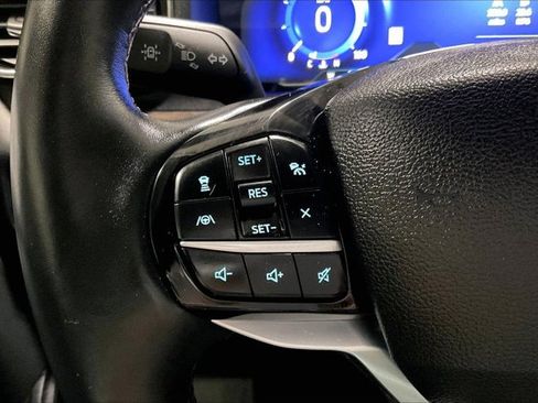 Used 2022 Ford Explorer Platinum w/ Equipment Group 601A AWD/4WD image 18